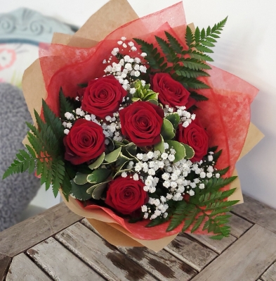 6 Red Roses